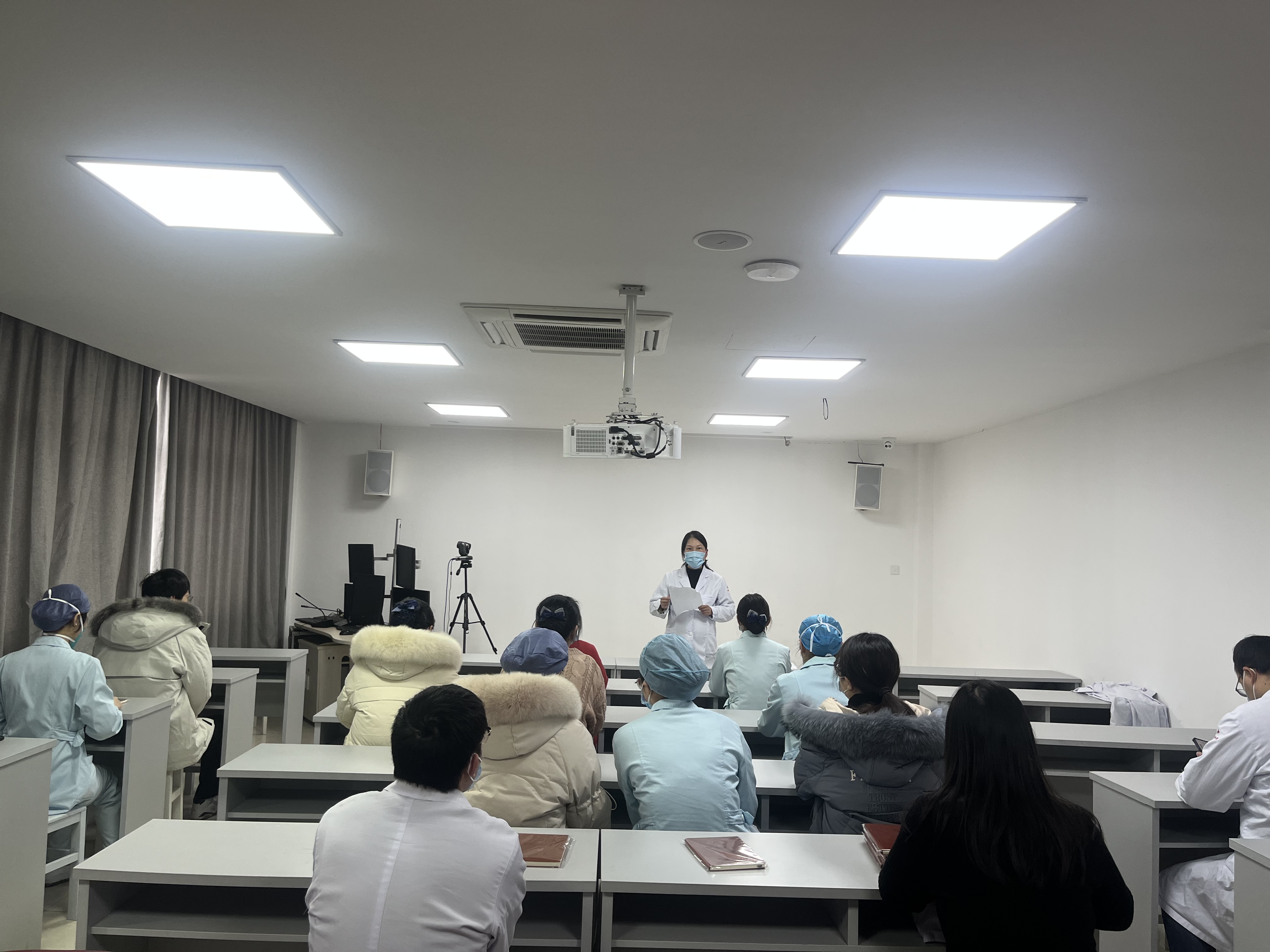 规培轮转生支部1.jpg 规培轮转生支部1.jpg